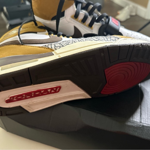 Nike Air Jordan Legacy 312 White/Baroque Brown-Wheat - Picture 2 of 9